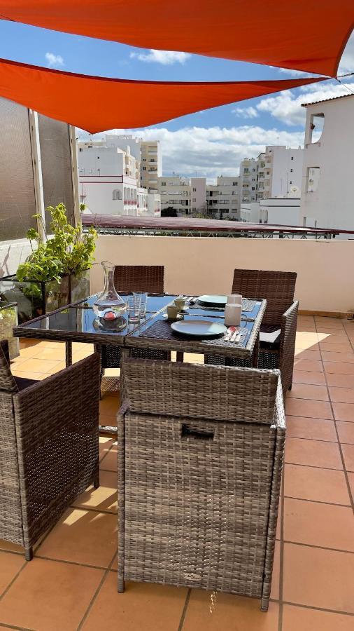 Apartamento T2 Com Terraco Grande Lejlighed Quarteira Eksteriør billede
