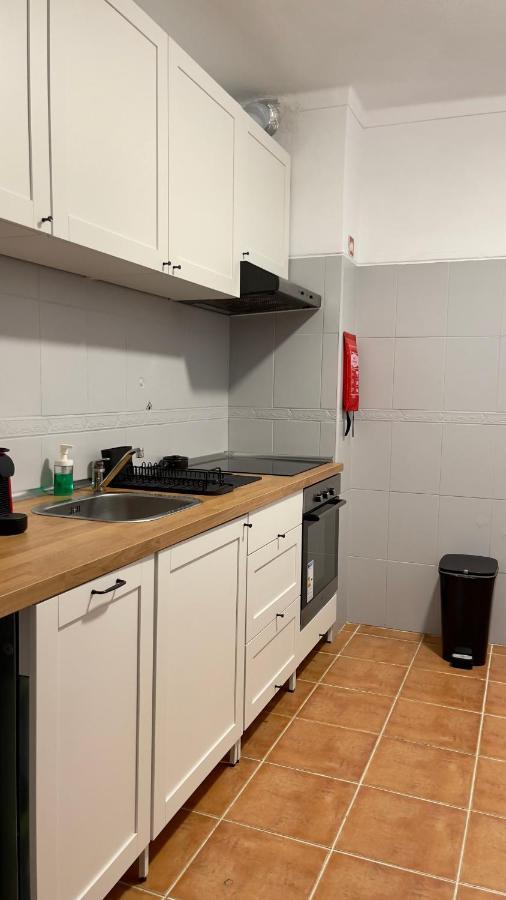 Apartamento T2 Com Terraco Grande Lejlighed Quarteira Eksteriør billede